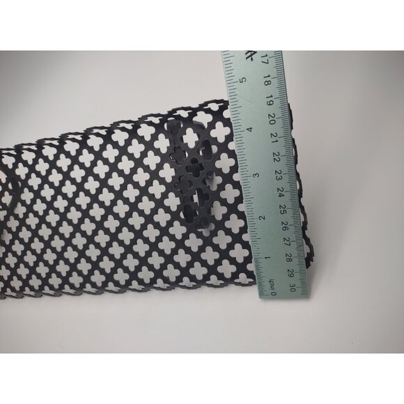 Vintage 1970s Pair of Black 14" Long Metal Clover Lattice Cutout Shelves - Picture 9 of 16